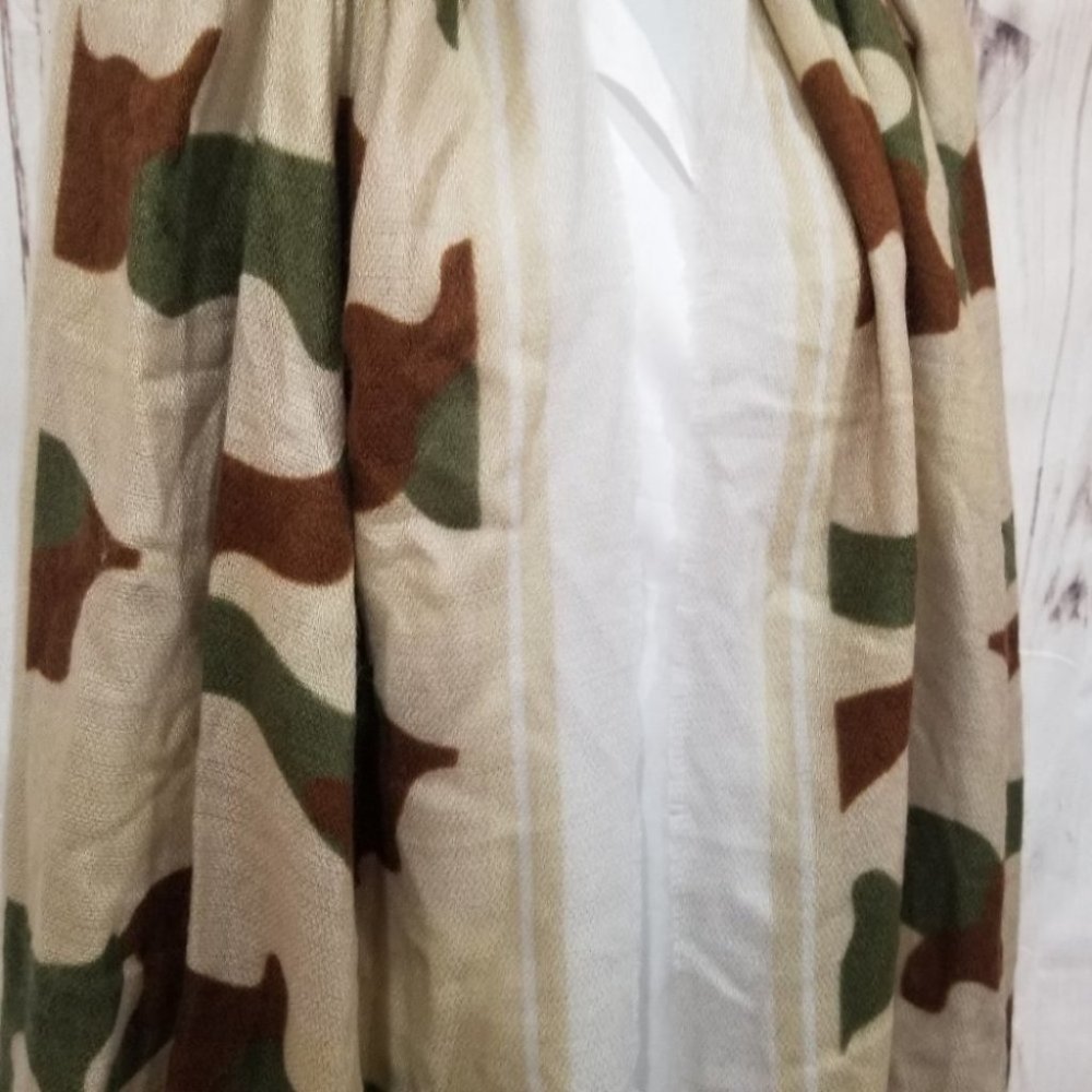 Camo Print Scarf - Picture 4 of 4